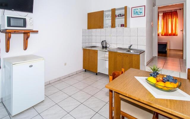 Zdenka - 70m From sea - A3