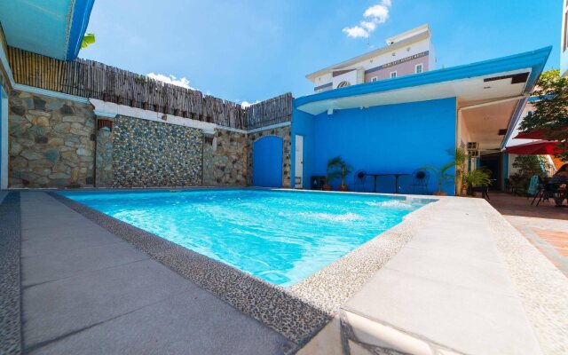 RedDoorz near Walking Street Angeles City