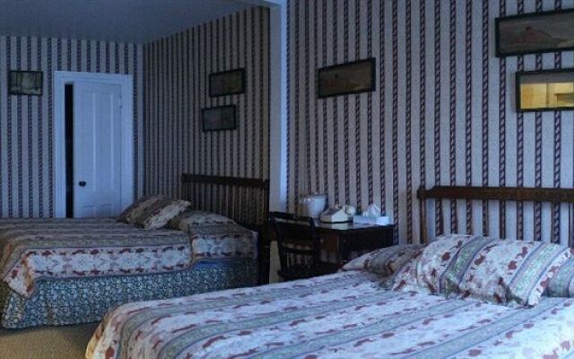The Yankee Pedlar Inn