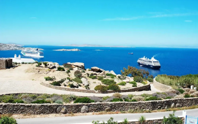 Petra Mykonos Studios & Suites
