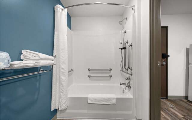 Woodspring Suites Dearborn - Detroit