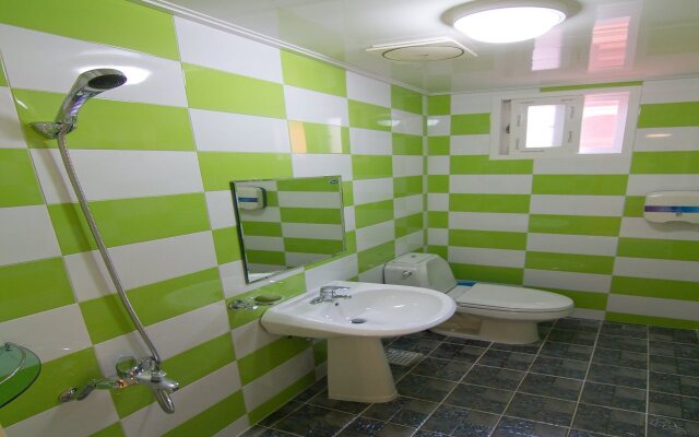 Sum Guest House Jeju Airport - Hostel