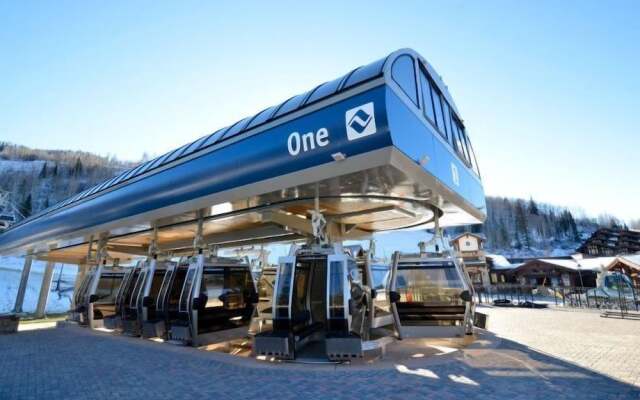 Vail Village Hotel Room With 2 Queens