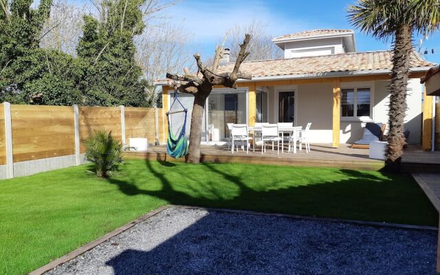 Villa avec vue sur le bassin