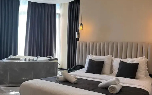D Twins Airport Hotel