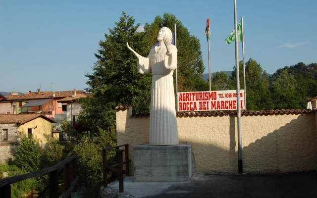 Big Room In Agriturismo Rocca Dei Marchesi