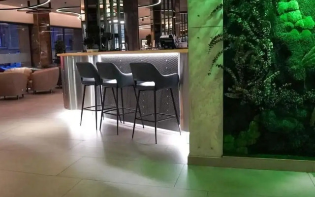 Aniroc Signature Hotel