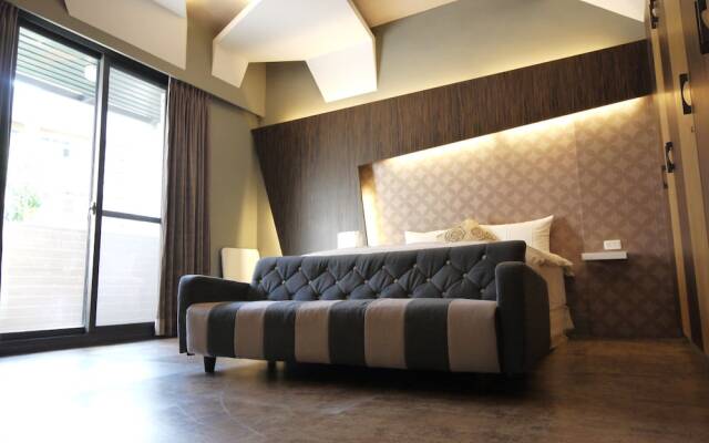 Big City Small House Homestay