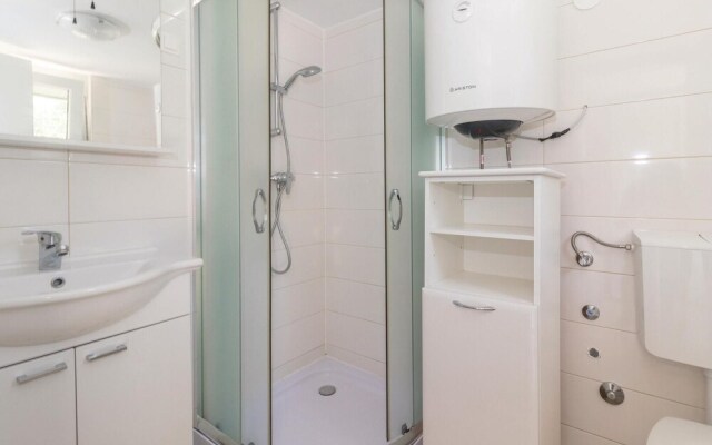 Nice Home in Premantura With Wifi and 4 Bedrooms