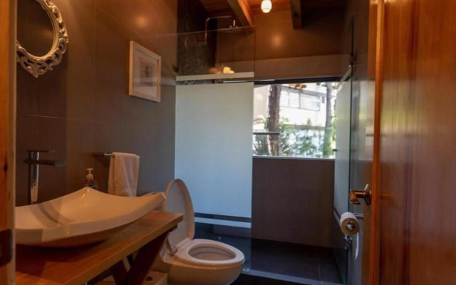 Luxury Cabin at Valle de Bravo Woods