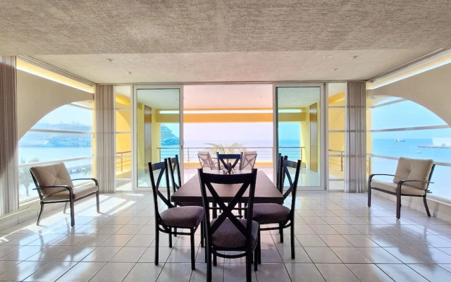 Ocean view 2BR Condo downtown Cozumel
