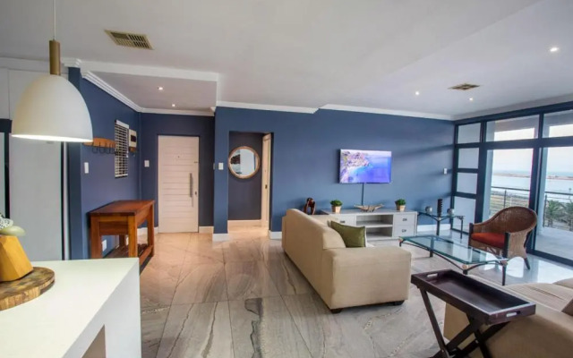 uSHAKA WATERFRONT - PALATIAL PRIVATE PENTHOUSE