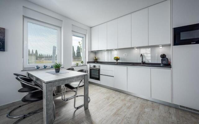SOFIA house with apartment