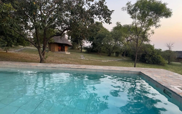 Bwana Tembo Safari Camp