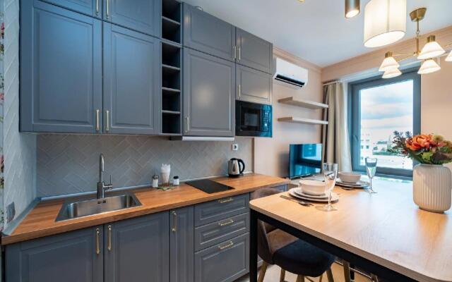 There is an apartment on the Refrigerating lane