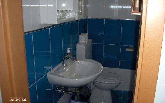 Old Town Cres Apartments