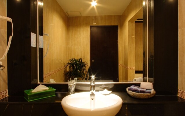 Grand Elite Hotel