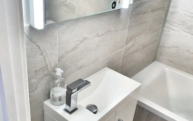 Modern Executive Apartment in Reading