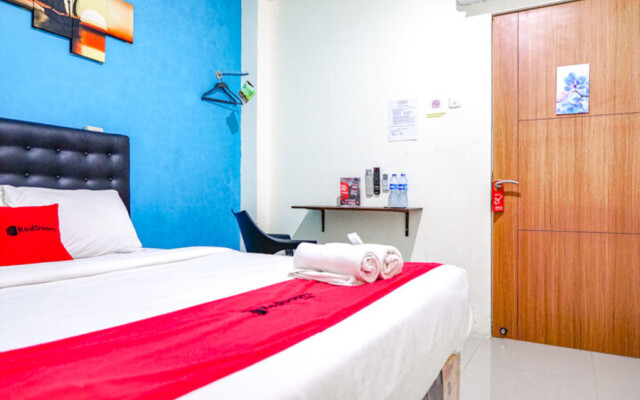 RedDoorz @ Darmo Park 1 Surabaya