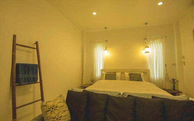 Sight-Seaing At Phala Beach