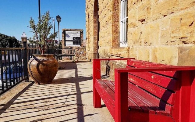 Searle's Manor - Apt 13