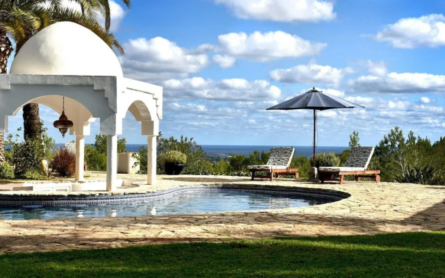 Holiday Home With Alfresco Dinning