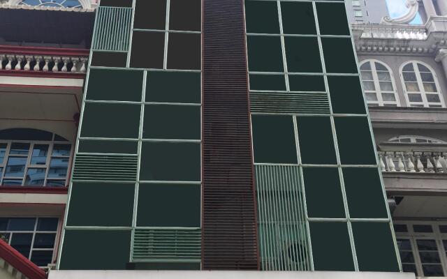 Seasons Boutique Hotel