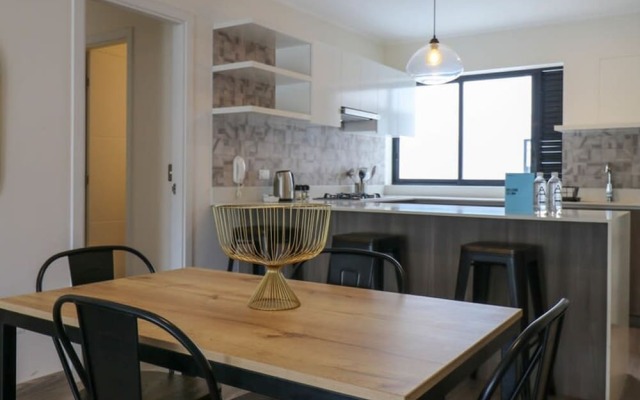 w Picturesque 2BR in the Heart of Miraflores