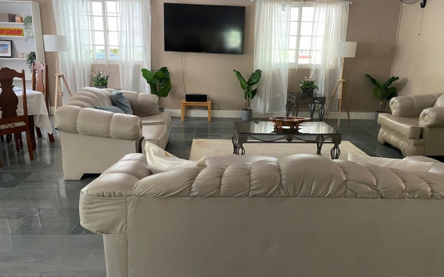 5-bed Villa and Pool in Runaway Bay, Jamaica