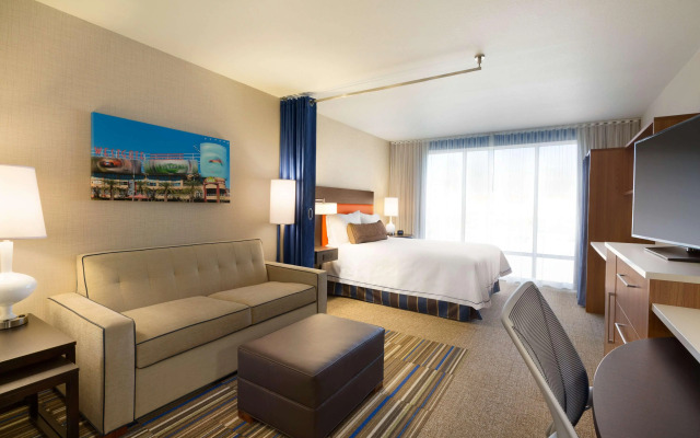 Home2 Suites by Hilton Glendale - Westgate