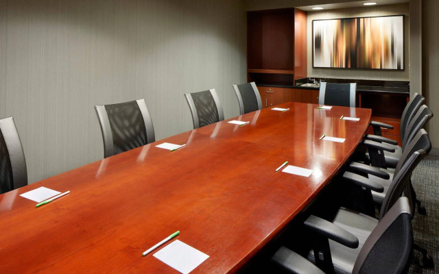 Courtyard by Marriott Edison Woodbridge