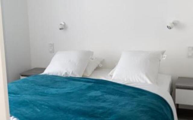 Petite maison rénovée entièrement à Chanac