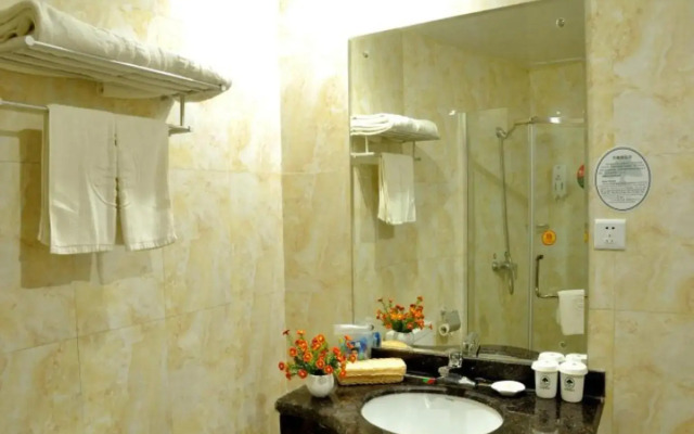 GreenTree Inn QinYang Middle HuaiFu Road Express Hotel