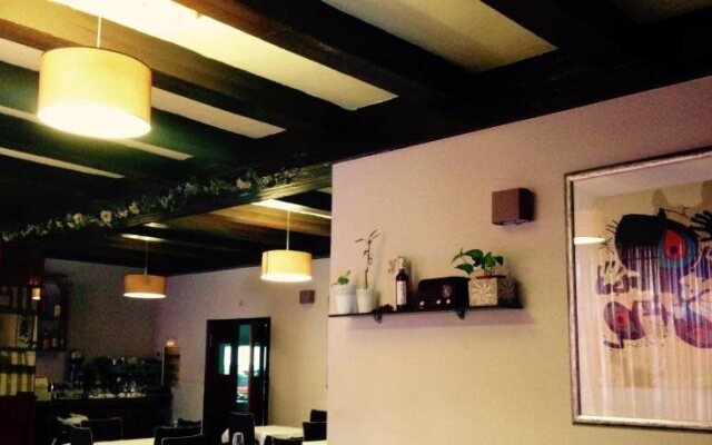 Hostal-Restaurante El Caserón