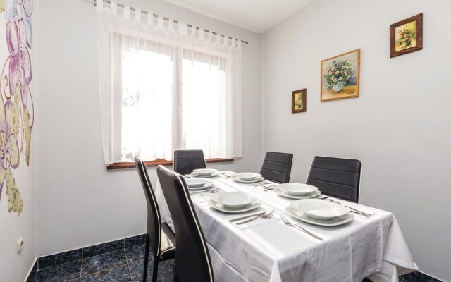 Nice Home in Povljana With Wifi and 2 Bedrooms