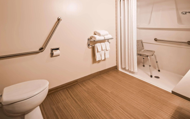 Best Western Plus Pitt Meadows Inn & Suites