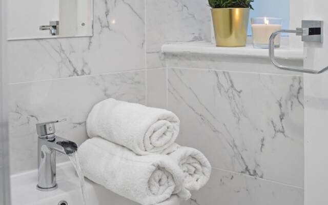 Stylish 3 Bed Apartment Central London
