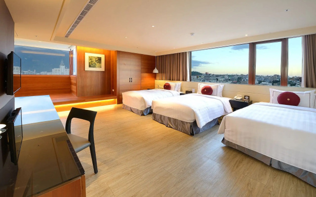 Shiny Ocean Hotel