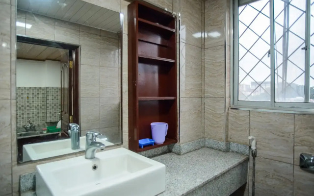Diamond Plaza Apartments