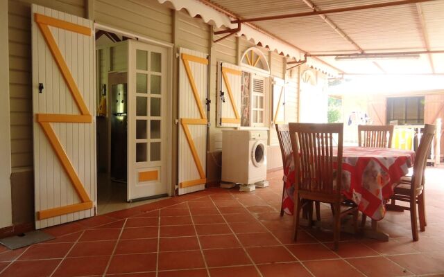 House with 2 Bedrooms in Le François, with Enclosed Garden And Wifi - 20 Km From the Beach