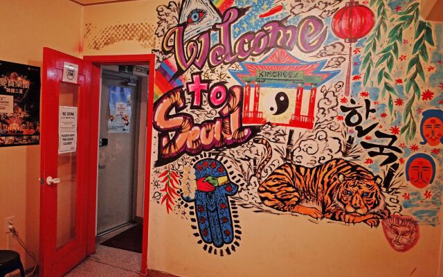 Kimchee Downtown Guesthouse - Hostel