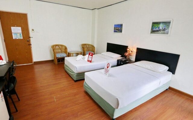 M.R Palace Hotel