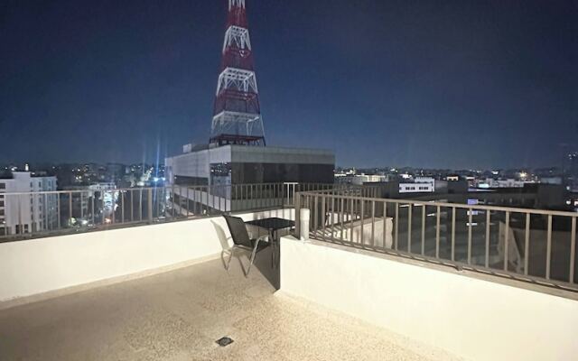 Cozy and Tranquil Rooftop Near Al Services 23