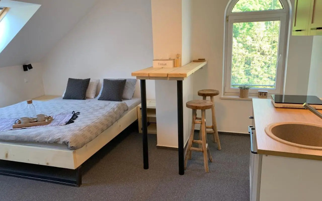 Treehouse Apartments