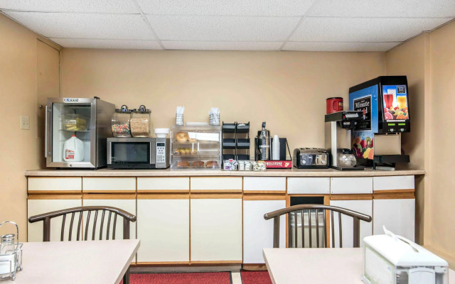 Rodeway Inn & Suites Ithaca South