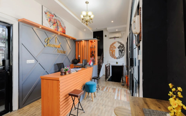 Urbanview Hotel Syariah House of Tuwuh by RedDoorz – Hotel Rooms – Bandar Lampung