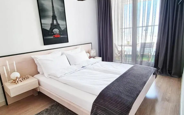 Azure Luxury Sky Apartment