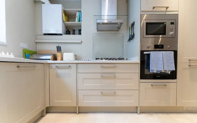 Host Stay Blue Hues on Over Street