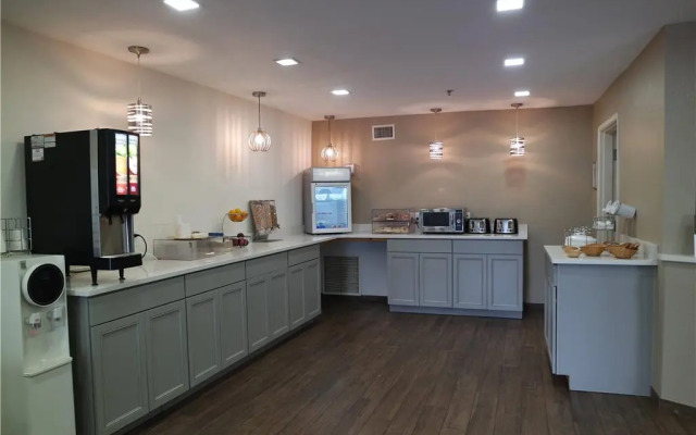 Wingate by Wyndham Kings Bay Naval Base / I-95