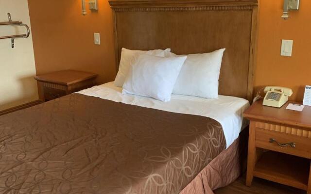 Grand Park Inn